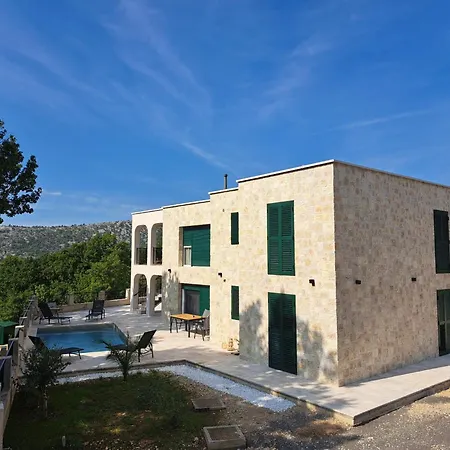 Sani Apartment *